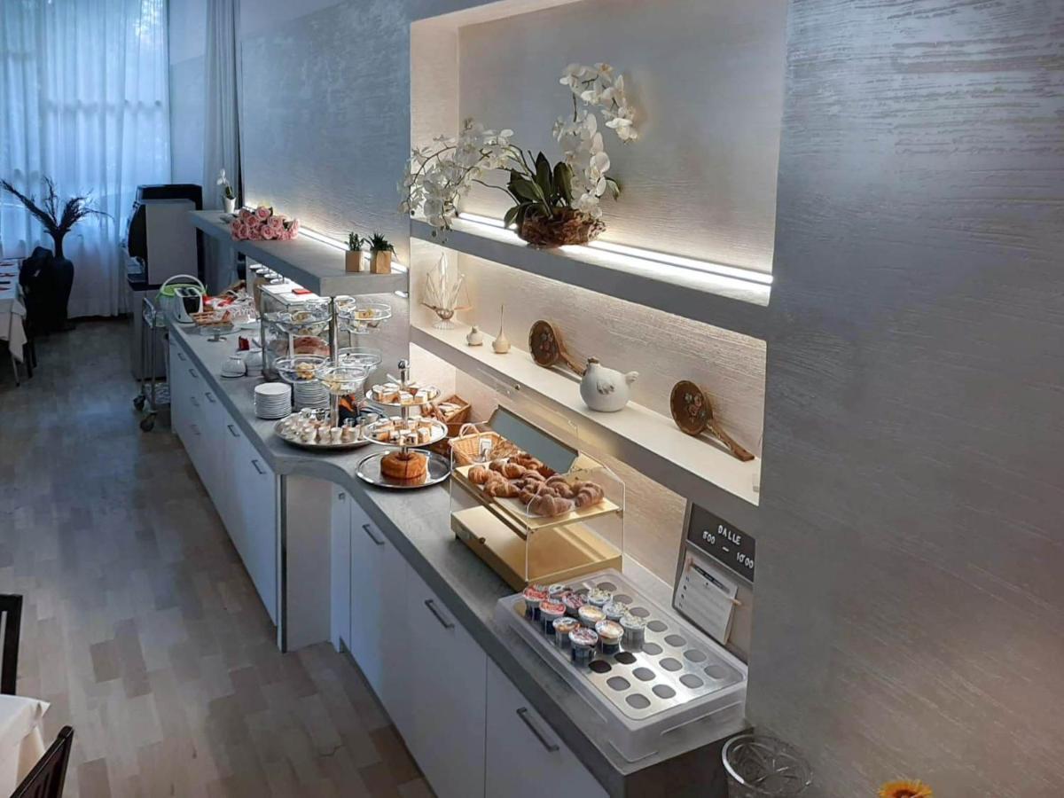 Hotel Zen Lignano Sabbiadoro Zewnętrze zdjęcie
