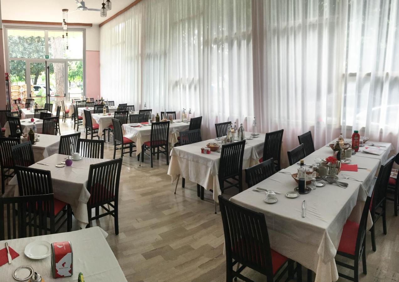 Hotel Zen Lignano Sabbiadoro Zewnętrze zdjęcie